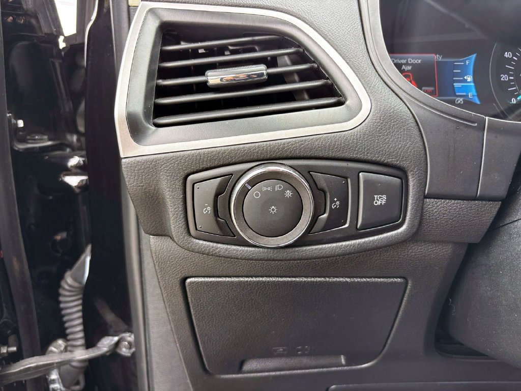 Used 2024 Ford Edge SEL AWD/4WD image 15