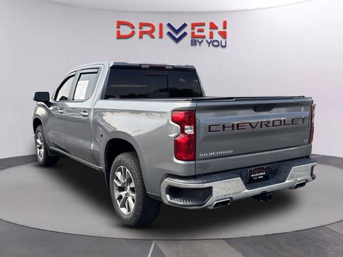 Used 2022 Chevrolet Silverado 1500 LT AWD/4WD image 6
