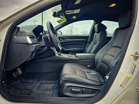 Used 2019 Honda Accord Sport image 13
