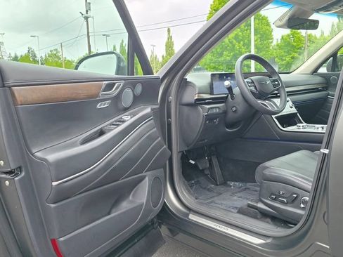 Used 2025 Genesis GV80 2.5T Prestige AWD/4WD image 20