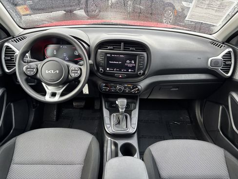 Used 2024 Kia Soul LX w/ Option Group 015 FWD image 22