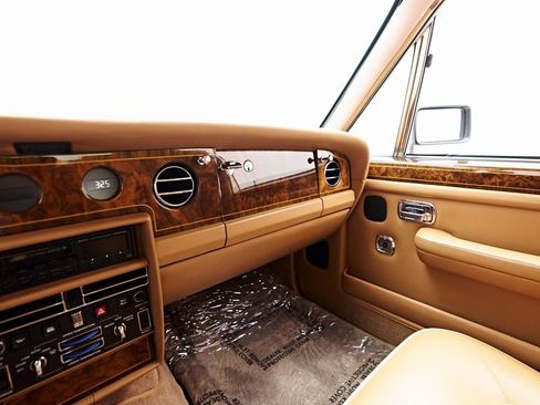 Used 1990 Rolls-Royce Silver Spur image 95