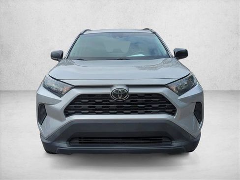 Used 2020 Toyota RAV4 LE image 2