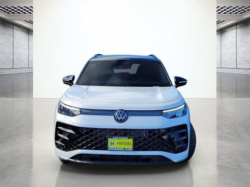 New 2026 Volkswagen Tiguan SE R-Line FWD image 3