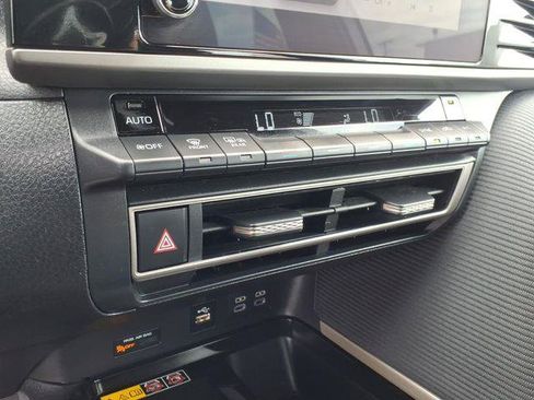 Certified 2025 Toyota Camry SE FWD image 15