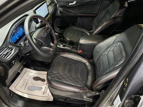 Used 2023 Ford Escape ST-Line Elite w/ Premium Technology Package AWD/4WD image 10