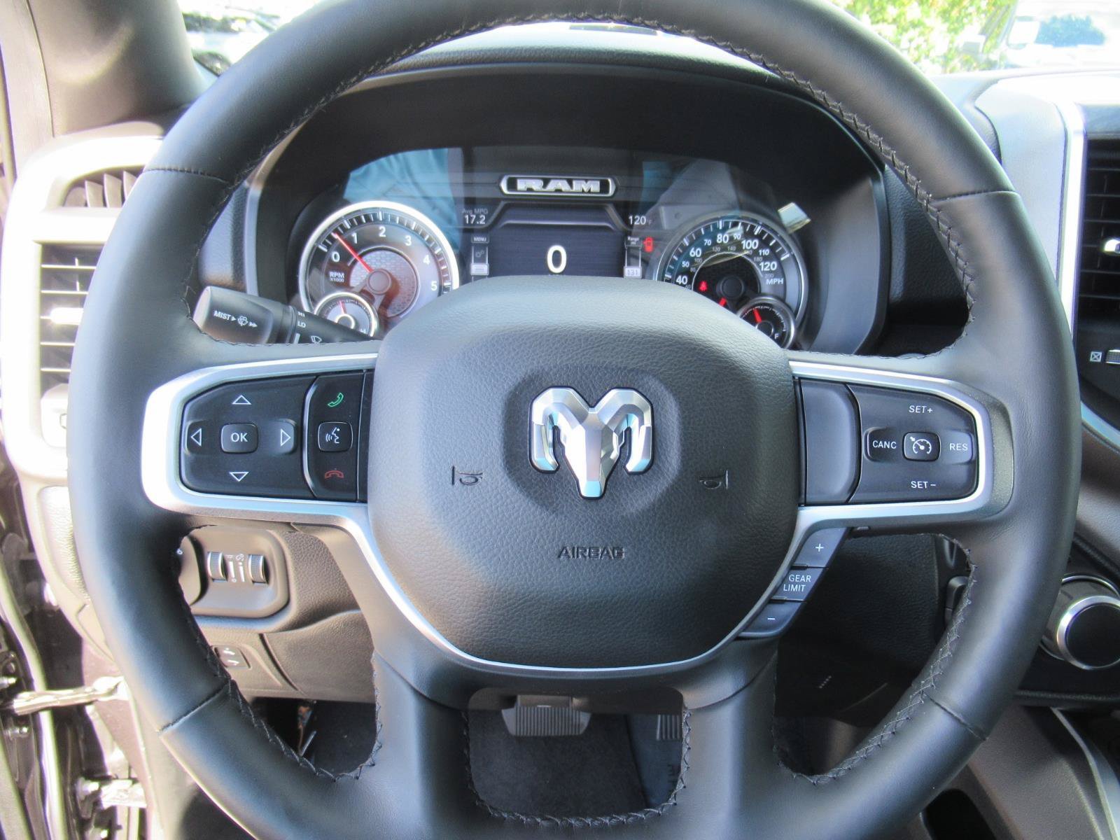 Used 2019 RAM 1500 4x4 Crew Cab image 22
