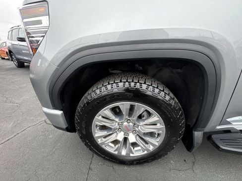 Used 2024 GMC Sierra 1500 Denali w/ Technology Package AWD/4WD image 10