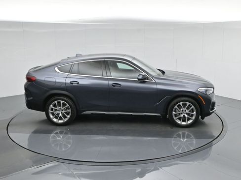 Used 2022 BMW X6 xDrive40i w/ Executive Package image 56
