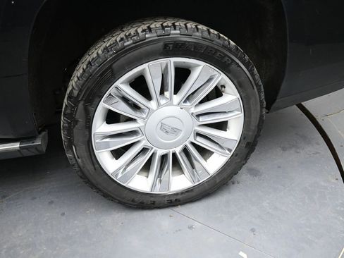 Used 2015 Cadillac Escalade Platinum image 13