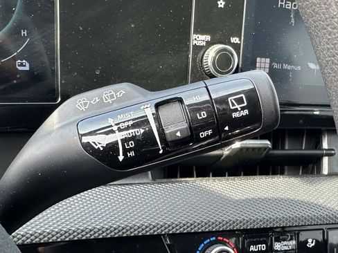 Certified 2025 Kia Sportage LX image 27