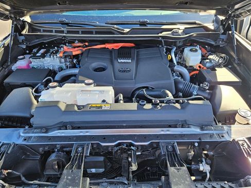 Used 2025 Toyota Sequoia Capstone image 34