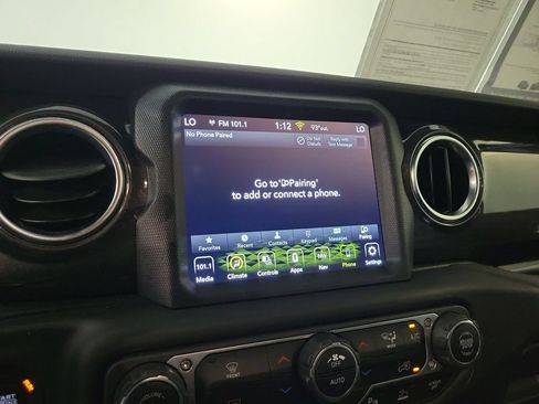 Used 2021 Jeep Wrangler Unlimited Sahara AWD/4WD image 19
