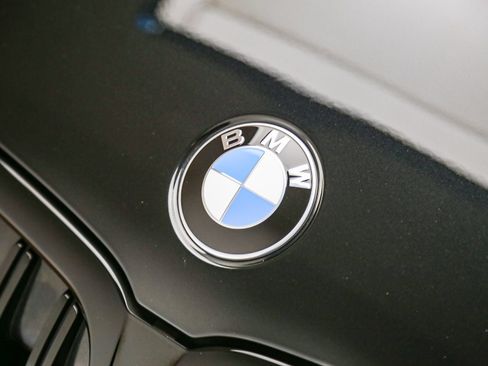 Used 2025 BMW 330i Sedan w/ M Sport Package RWD image 9