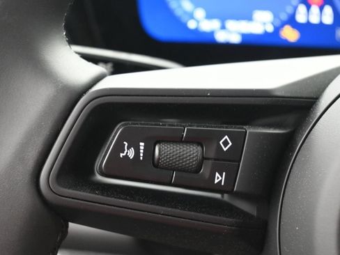 Certified 2025 Porsche Macan 4S Electric AWD/4WD image 21