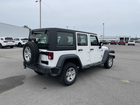 Used 2016 Jeep Wrangler Unlimited Sport image 7
