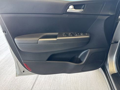 Used 2022 Kia Sportage LX w/ LX FWD Value Edition Package image 10