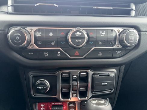 New 2026 Jeep Wrangler Unlimited Rubicon image 16