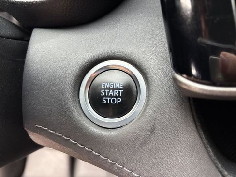 Used 2021 Toyota Highlander L image 22