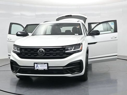 Used 2023 Volkswagen Atlas Cross Sport SEL R-Line AWD/4WD image 40