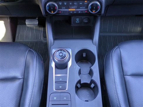 Certified 2022 Ford Escape SEL image 19