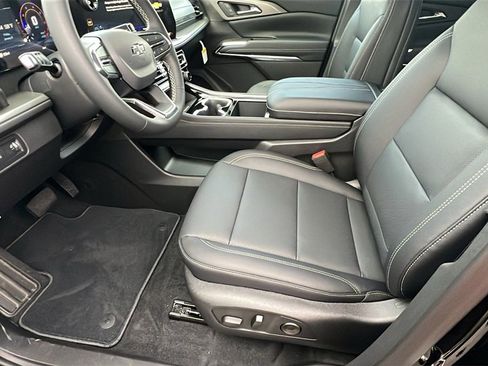 New 2026 Chevrolet Traverse LT image 13