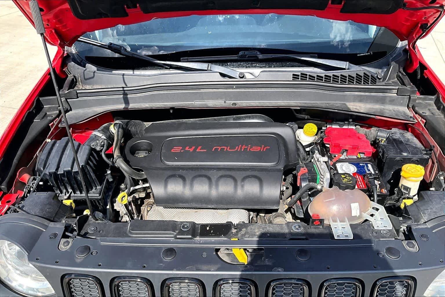 Used 2018 Jeep Renegade Altitude FWD image 28