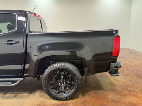 Used 2022 Chevrolet Colorado Z71 w/ Z71 Midnight Edition AWD/4WD image 39
