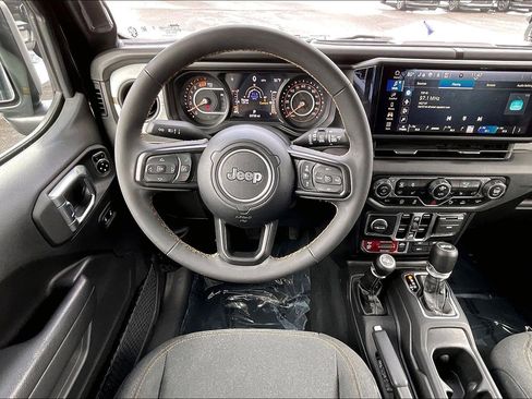 Certified 2024 Jeep Wrangler Willys image 5