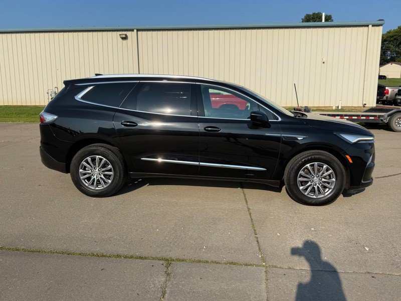 Used 2023 Buick Enclave Essence w/ LPO, Floor Liner Package AWD/4WD image 3