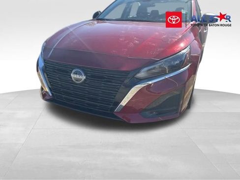 Used 2025 Nissan Altima 2.5 SV image 1