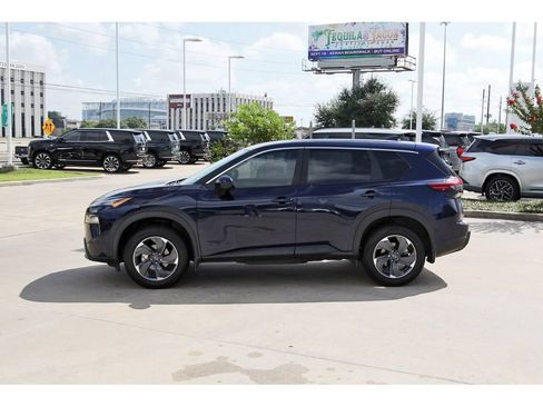 Used 2025 Nissan Rogue SV FWD image 4
