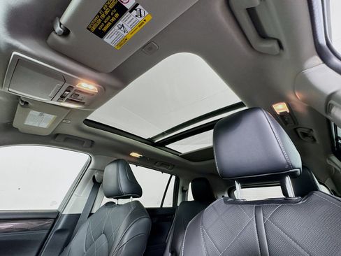 Certified 2024 Toyota Highlander Platinum AWD/4WD image 22