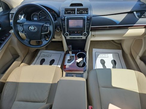 Used 2013 Toyota Camry XLE w/ Leather Pkg FWD image 18