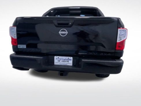 Used 2023 Nissan Titan SV w/ SV Convenience Package image 21