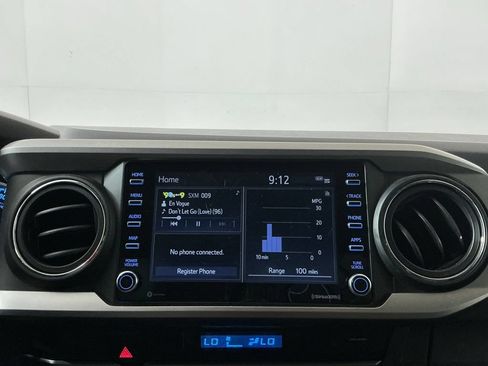 Used 2022 Toyota Tacoma SR5 RWD image 11