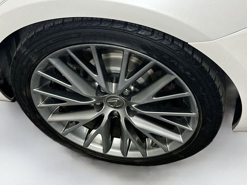 Used 2016 Lexus IS 300 4dr Sdn AWD w/ Navigation System Package image 11