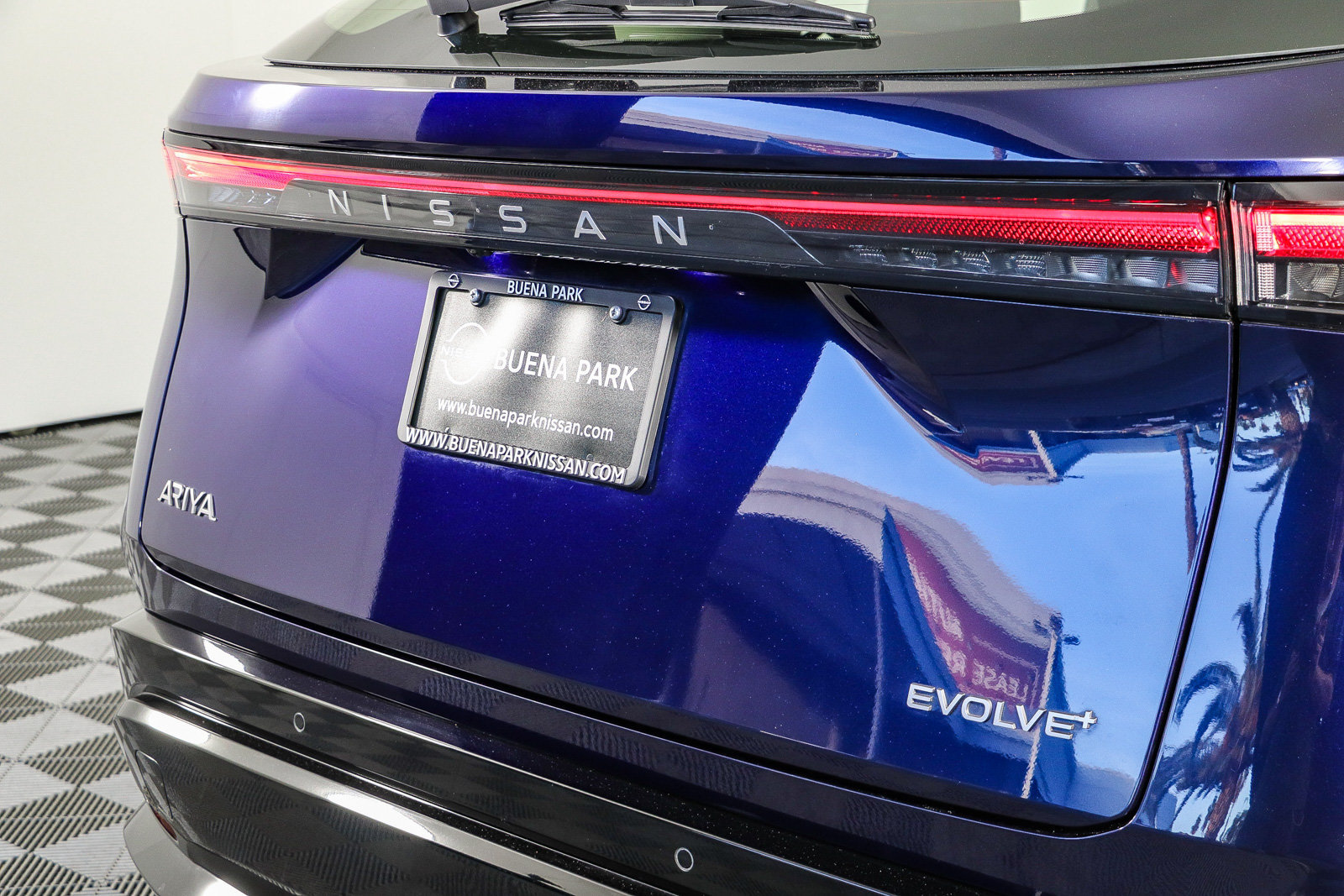 Used 2024 Nissan Ariya FWD image 10