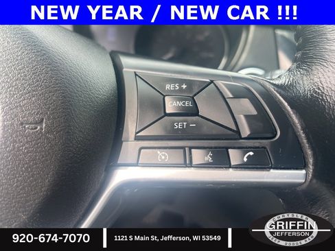 Used 2018 Nissan Rogue SV image 12