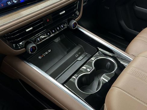 Used 2025 Chevrolet Tahoe High Country image 22