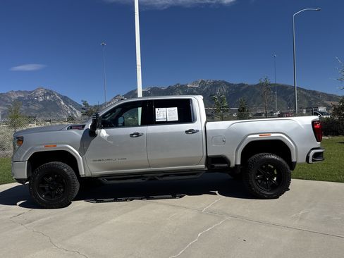 Used 2020 GMC Sierra 3500 Denali w/ Denali Ultimate Package AWD/4WD image 2