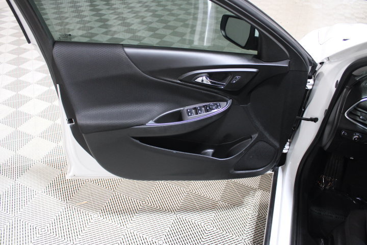 Used 2020 Chevrolet Malibu LT FWD image 14