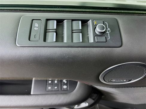 Used 2019 Land Rover Discovery HSE image 19