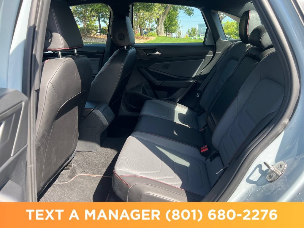 Used 2025 Volkswagen Jetta GLI Autobahn FWD image 14