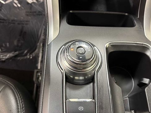 Used 2020 Ford Fusion SE FWD image 21