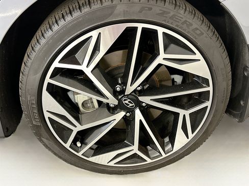 Used 2024 Hyundai Ioniq 6 SEL AWD/4WD image 11