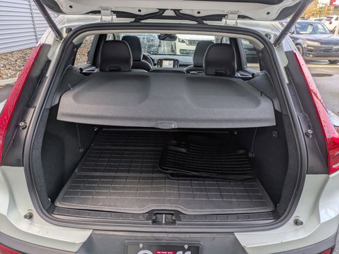 Used 2023 Volvo XC40 B5 Ultimate w/ Protection Package Premier image 31
