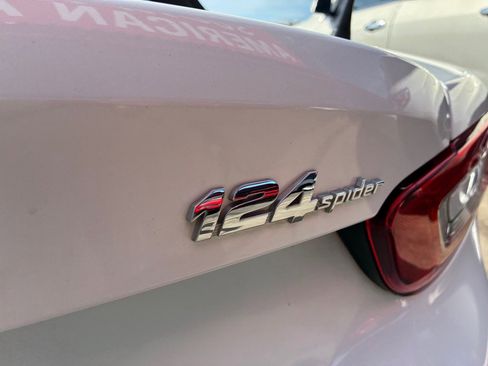 Used 2017 FIAT 124 Spider Lusso RWD image 20