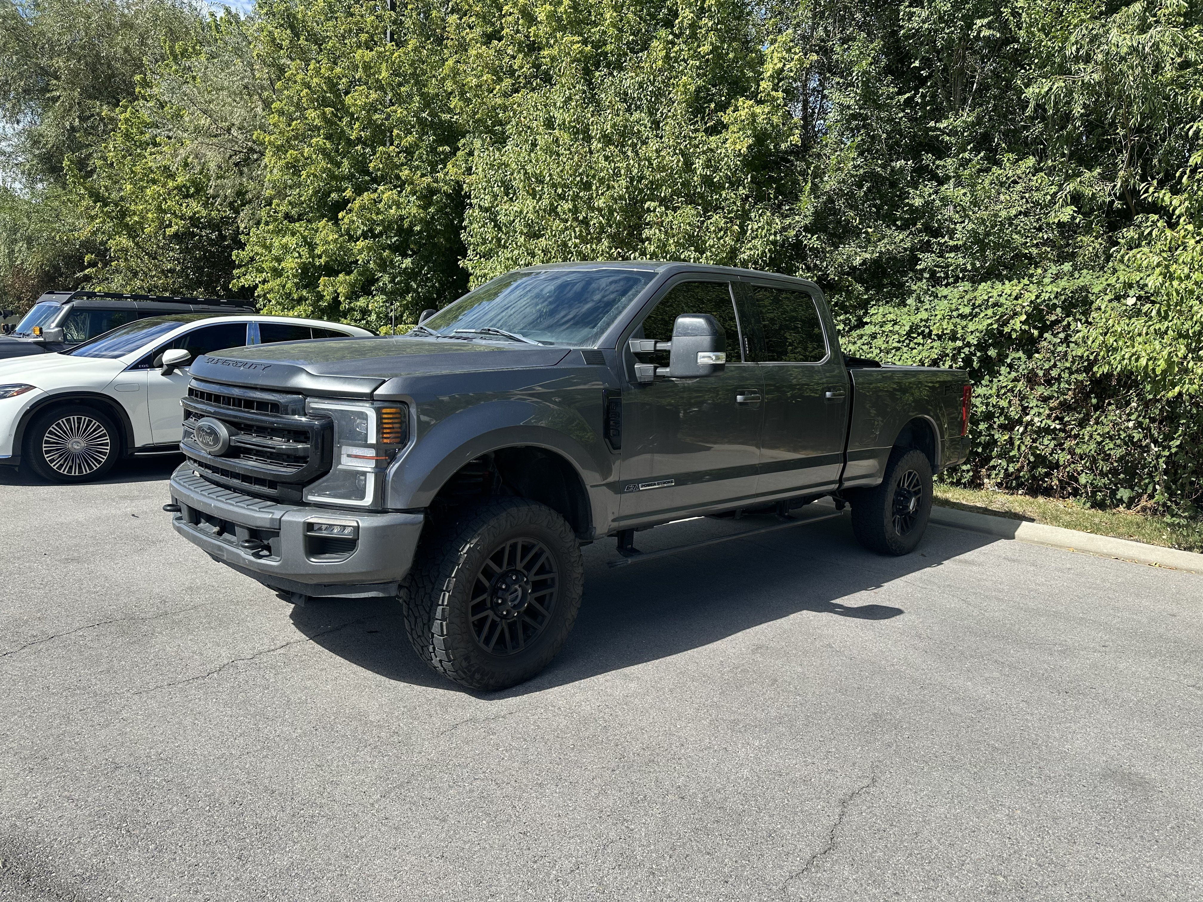 Used 2022 Ford F350 Lariat w/ Black Appearance Package AWD/4WD image 2