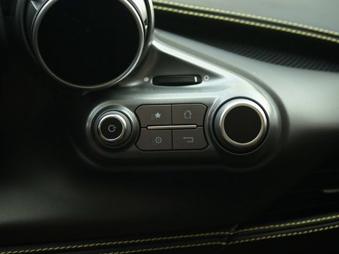 Used 2021 Ferrari F8 Tributo RWD image 22